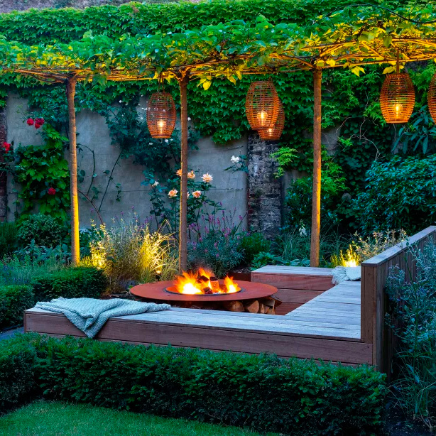 backyard-lighting-fire-pit